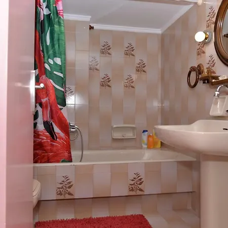 Byron Traditional Center Apartmán