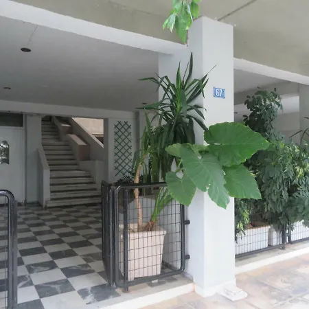 Byron Traditional Center Apartmán